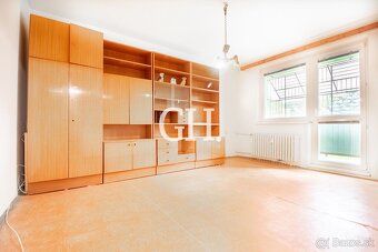 1-izbový byt na prízemí v tichej časti Revúcej – ideálny na - 2