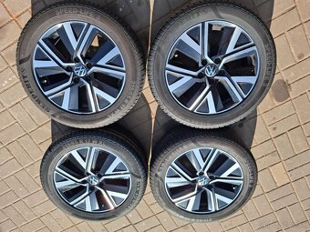 Predám kolesá disky+pneumatiky 215/55R17 98W 98W - 2