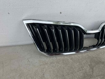 ŠKODA SUPERB 3 III 2015- PREDNÁ MASKA - 2