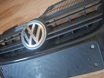 VW Golf V predná maska - 2