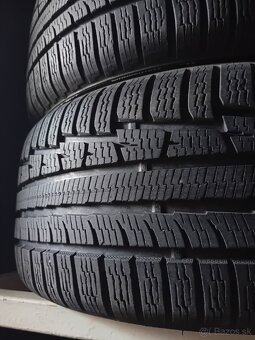 Zánovné zimné pneumatiky Nokian 235/45R18 - 2