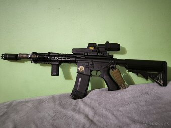 Airsoft M4 Zbraň s Full upgrade. - 2