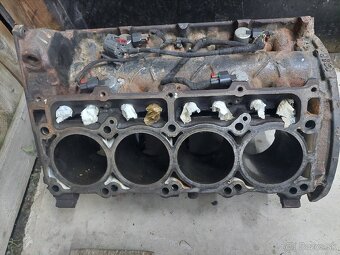 Blok motora 5.7 hemi, (5,7) - 2