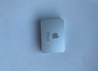Apple MP3 Shuffle - 2