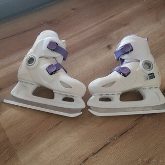 Predam detske dievcenske korcule. - 2