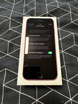 iPhone SE2020 Product Red - 2