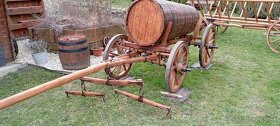 Starý drevený konský voz - 2
