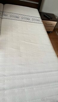 Predám - manželskú posteľ s matracami - 2