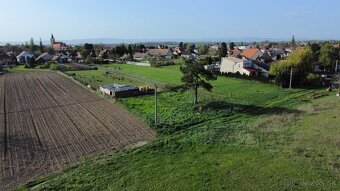 Investičný pozemok 3090 m2, Tomášov - 2