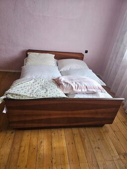 Starý nábytok viacerých druhov - 2