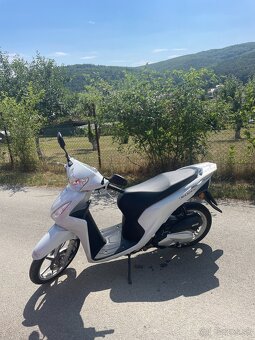 Skúter Honda Vision 110 - 2
