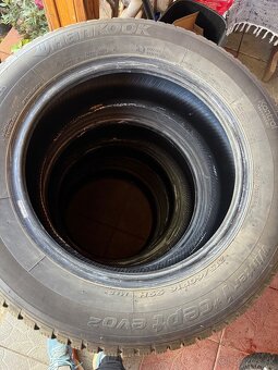 215/60 r16 Hankook cca 4-5mm - 2