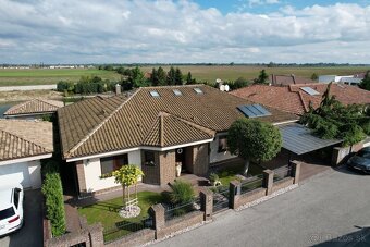 Predaj rodinný dom pri jazere so súkromnou plážou v obci Rec - 2