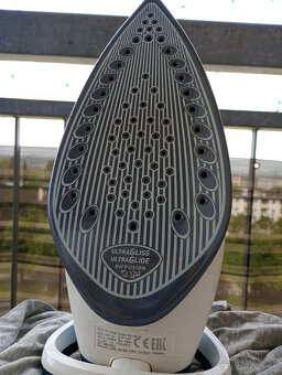 Predám žehličku Tefal ,AKUvysávače , vysávače - 2