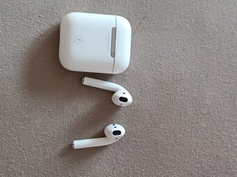 ⚙️ AirPods 1. generácie – nefunkčný set (na diely) Predám Ai - 2