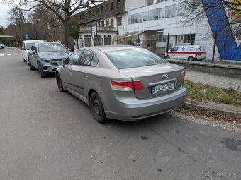Toyota Avensis 1.8 Benzin T27 - 2