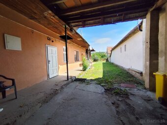Predám rodinný dom - Hlohovec, rovinatý pozemok - 2