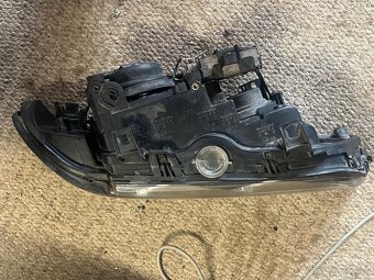 BMW E39 PRAVÉ PREDNÉ XENÓNOVÉ SVETLO - 2