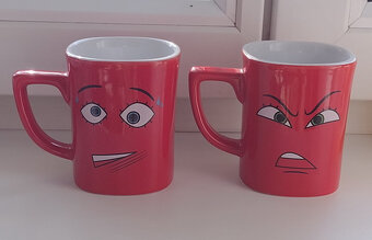 Predám červené hrnčeky NESCAFÉ - klasické i tie s ksichtíkom - 2