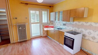 ZNÍŽENÁ CENA (63 m²) 2i BYT V CENTRE S BALKÓNOM - 2