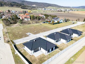 EXKLUZÍVNE IBA U NÁS - pozemky v Smoleniciach na predaj - 2