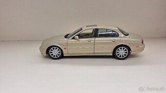 1:18 JAGUAR S-TYPE - 2