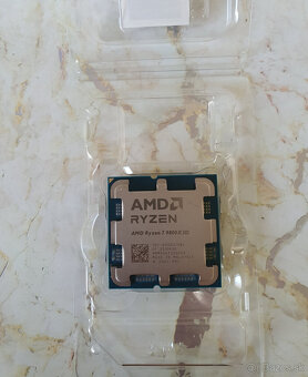 AMD Ryzen 7 9800X3D + záruka - 2