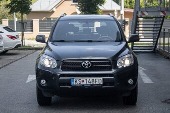 Toyota RAV4 2.2 D-4D 135 Sol - 2