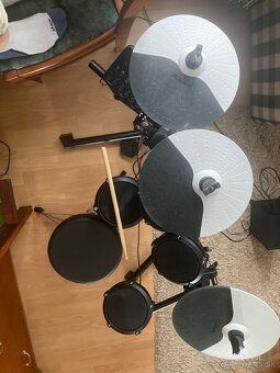 Elektronická bicia sada Alesis Debut Kit - 2
