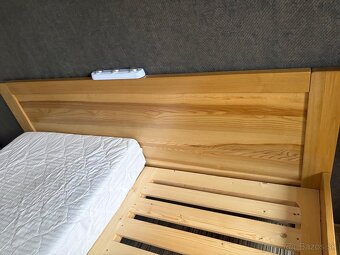 Manželská posteľ- masív - 2