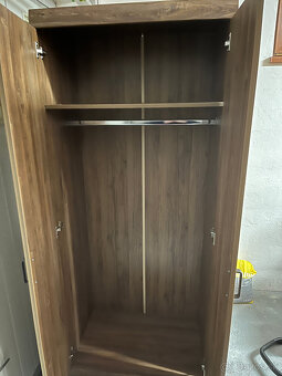 Šatníková skriňa - 2