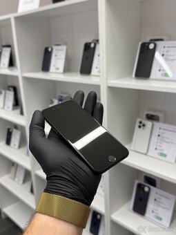 ZÁRUKA 2 ROKY /  Apple iPhone SE 2020 64GB Black, 100% - 2