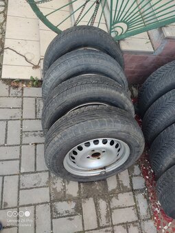 Predám disky 51/2Jx14 ET39 + zimné pneu Nankang 175/70R14 - 2