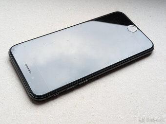 Predám Apple iPhone SE 2020 128GB v čiernej farbe. - 2