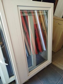 Plastové dvere + okno - 2