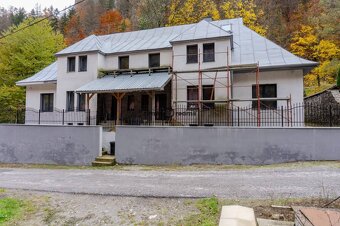 NA PREDAJ - DOM v DOLNOM JELENCI s dvomi samostatnými vchodm - 2