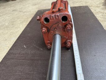 Hydraulický piest - 2