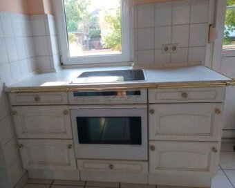 Bílá kuchyně z masivu se spotřebiči, 4790 - 2