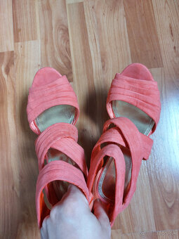 Lososove sandale zn. H&M - 2
