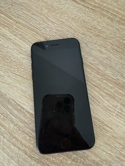 Mobilný telefón zn. Apple Iphone SE - 2