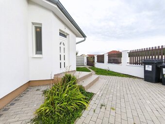 Na predaj - pekný bungalov s pozemkom v blízkosti Bratislavy - 2