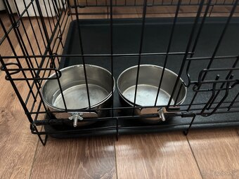 Predám psiu klietku s miskami - 2