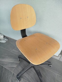 Otočná stolicka drevena - 2