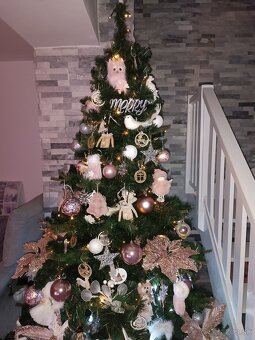 Predám umelý vianočný stromček 2,20 m BOROVICA - 2