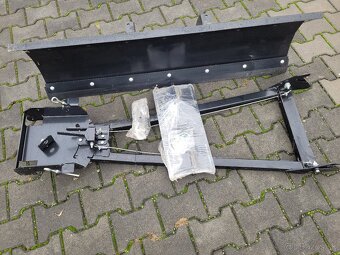 Snehová radlica a benzínové zametadlo - 2