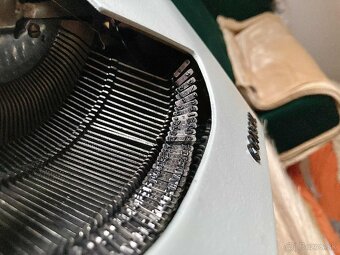 Kufrikový písací stroj Consul 231.3 - 2