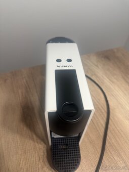 Kapsulový kávovar nespresso Essenza mini - 2