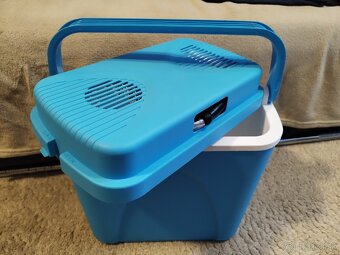 Chladiaci box 12V 22 l - 2