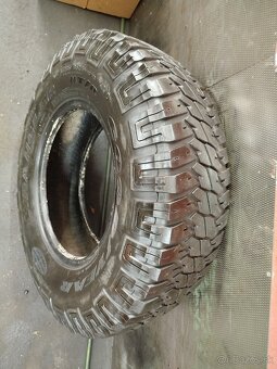 Predám rezervnú offroad pneu 235/85 R16 8mm - 2