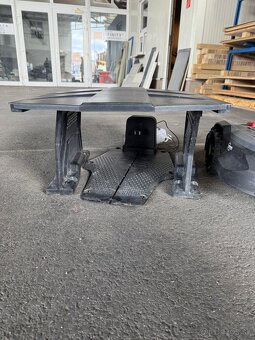Robotická kosačka LUX-Tools A-RMR-300-24 - 2